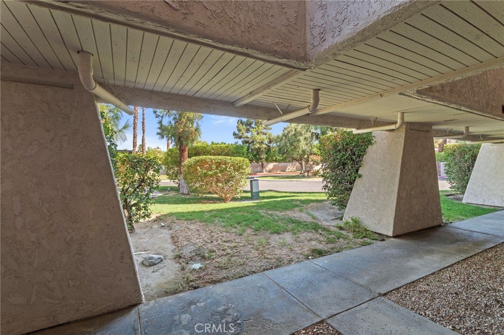 575 N Villa Court