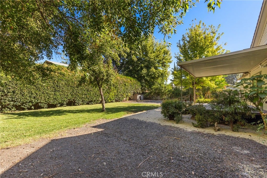 1335 Martin St