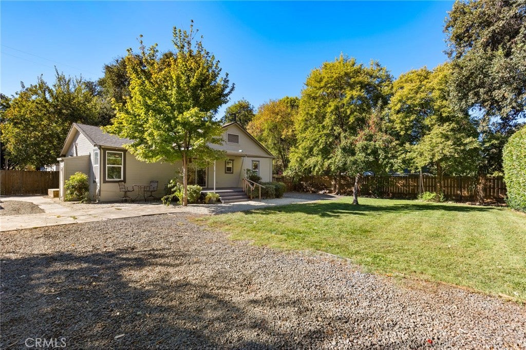 1335 Martin St