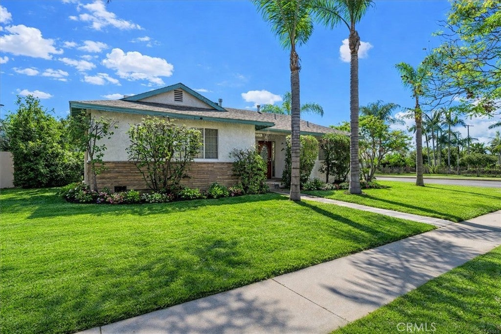 9370 Dorrington, Arleta CA 91331