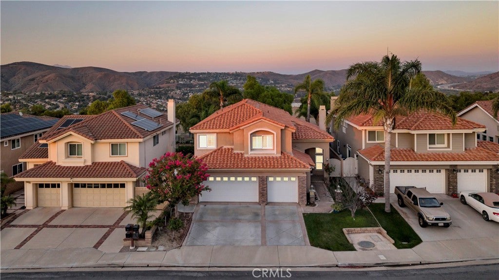 475 S Laureltree