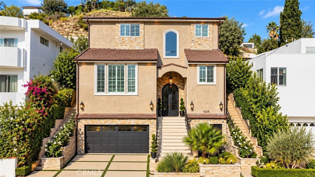 4228 Canoga Drive