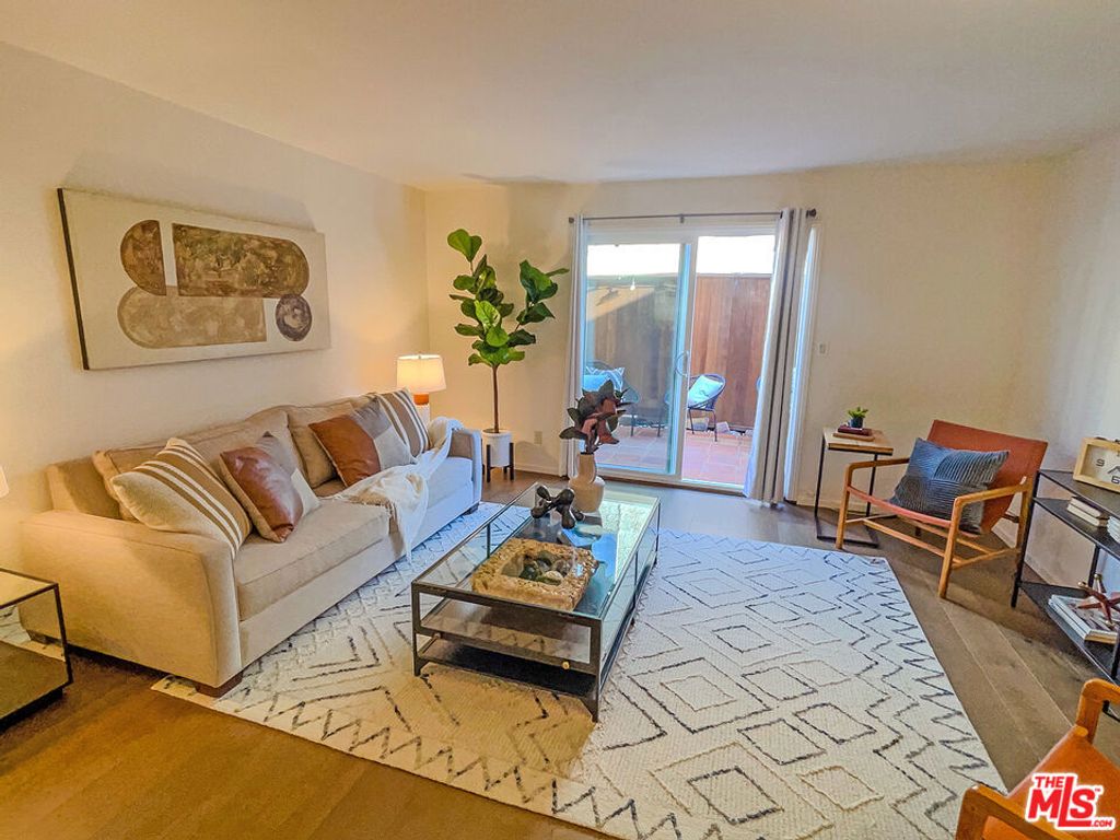 Photo of 2624 Kansas Avenue #11, Santa Monica, CA 90404 (MLS # 26634833)