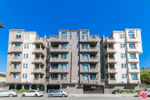 Photo of 848 Irolo Street #105, Los Angeles, CA 90005 (MLS # 25621813)