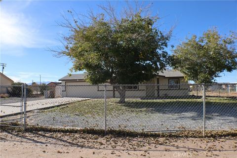 Photo of 11426 Tamarisk Ave, Hesperia, CA 92345 (MLS # IV25276612)
