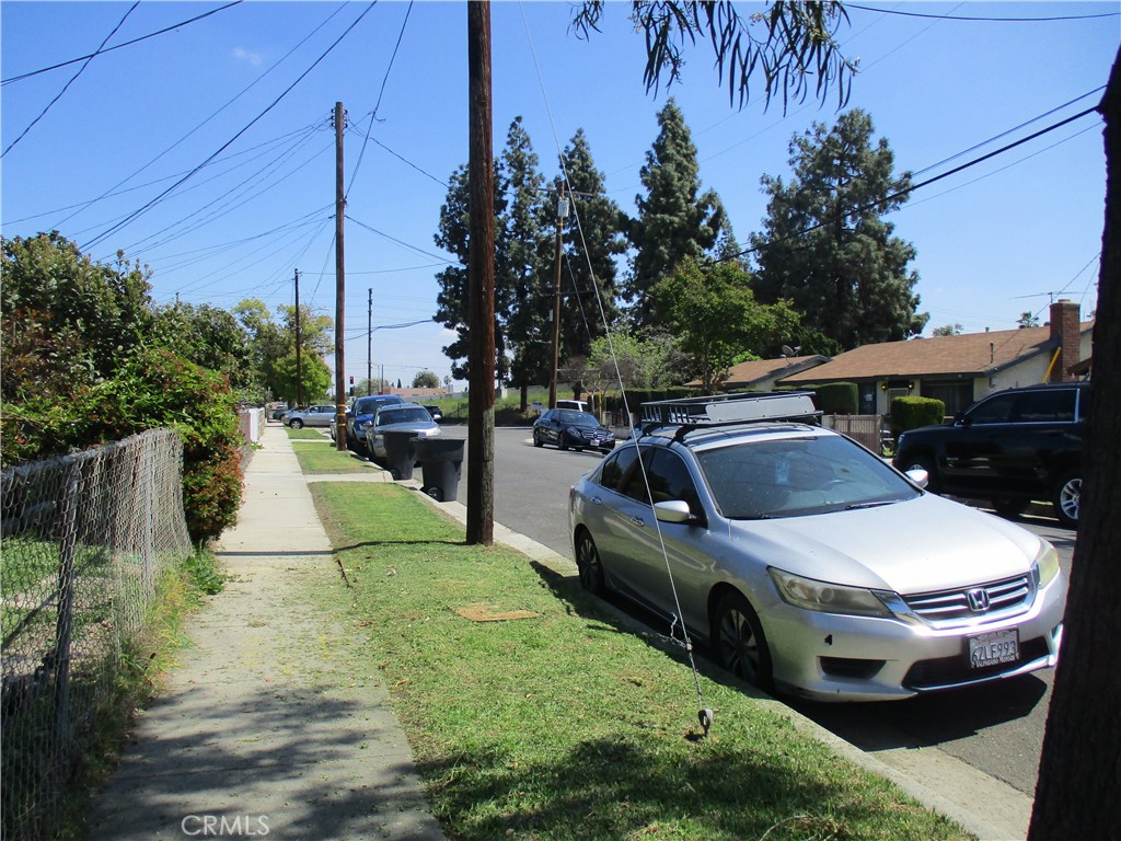 137 W Saxon Avenue