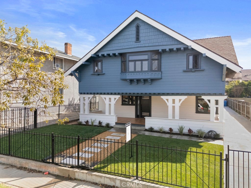 1676 W 24th St, Los Angeles CA 90007