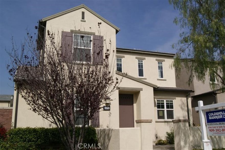 Beautiful Preserve 4 bedroom house.  The only model with a 1 bedroom and bath downstairs.  Front patio and backyard. All wooden floor downstairs.  Upgraded Gourmet kitchen with Granite counter top. Large master bedroom upstairs. Walking distance to all the HOA amenities, including large side swimming pool, clubhouse, tennis court, children play area and Aero Elementary school.



Great floorplan: