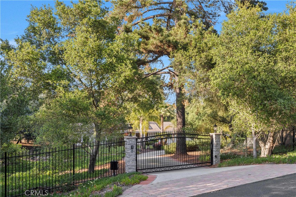 10136 Rancho Roble Road
