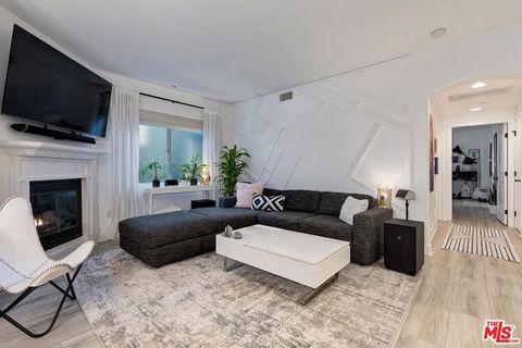 Photo of 5037 Rosewood Avenue #101, Los Angeles, CA 90004 (MLS # 26828883)