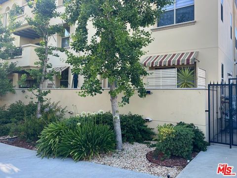 Tiny photo for 5037 Rosewood Avenue #101, Los Angeles, CA 90004 (MLS # 26828883)