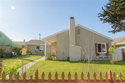 Photo of 17451 Newland St, Huntington Beach, CA 92647 (MLS # PW25266449)