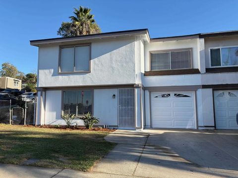 921 Lemon Avenue Vista CA 92084