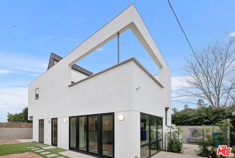 Photo of 15322 De Pauw Street, Pacific Palisades, CA 90272 (MLS # 26652183)