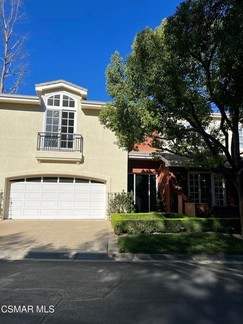 Photo of 2306 Heatherbank Court, Thousand Oaks, CA 91361 (MLS # 225000943)