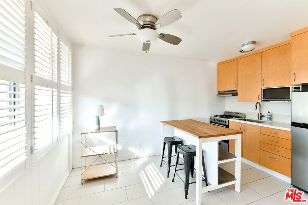 Properties 3 2033 Cloverfield Boulevard C
