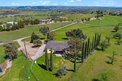 Tiny photo for 6095 Vista Serrano Way, Paso Robles, CA 93446 (MLS # SC25054898)