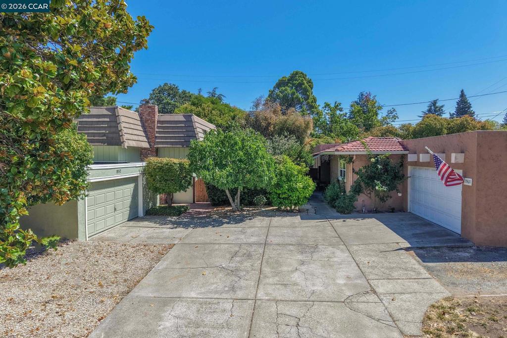 1952 Oak Grove Rd