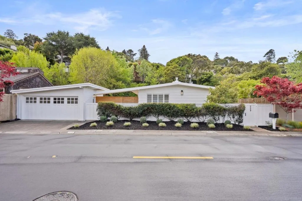 Belvedere Tiburon, California 94920, United States, 3 Bedrooms Bedrooms, ,3 BathroomsBathrooms,Residential,Active,215809