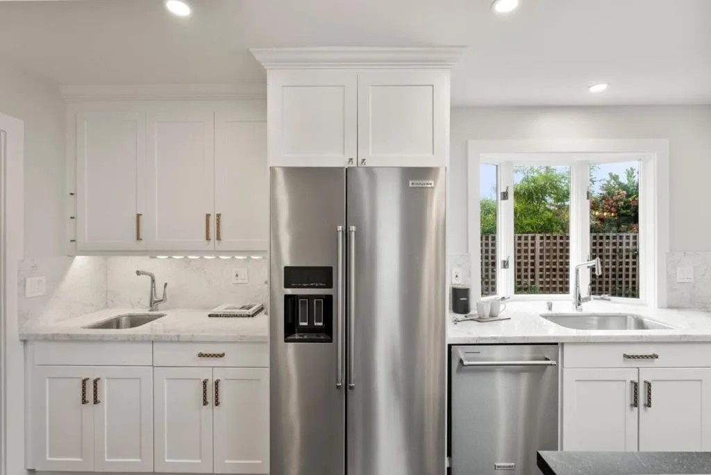 Belvedere Tiburon, California 94920, United States, 3 Bedrooms Bedrooms, ,3 BathroomsBathrooms,Residential,Active,215809