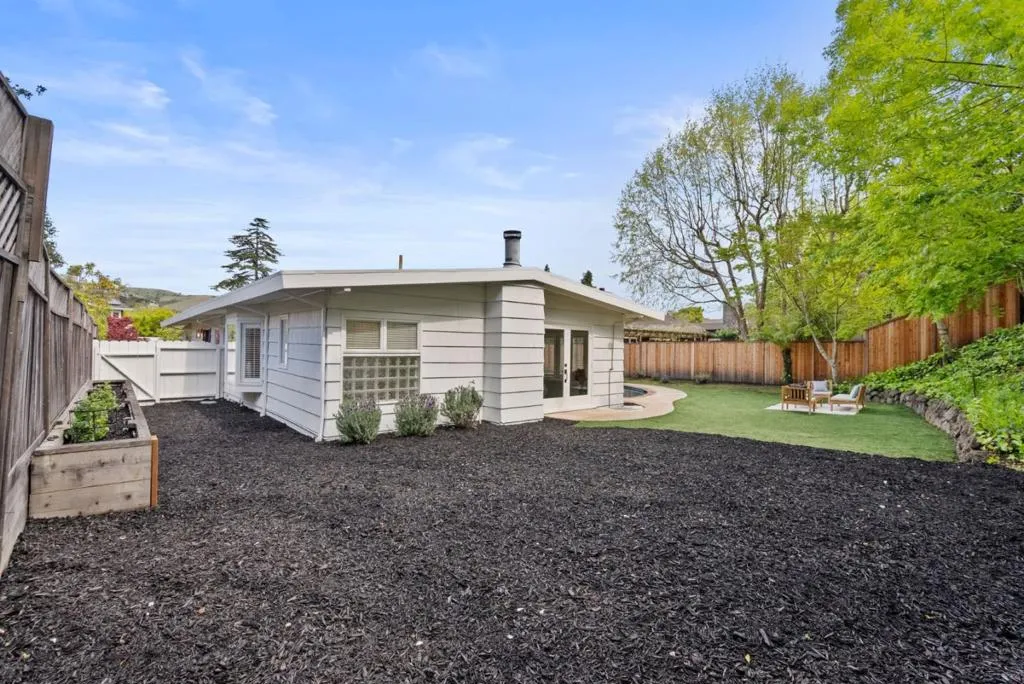 Belvedere Tiburon, California 94920, United States, 3 Bedrooms Bedrooms, ,3 BathroomsBathrooms,Residential,Active,215809