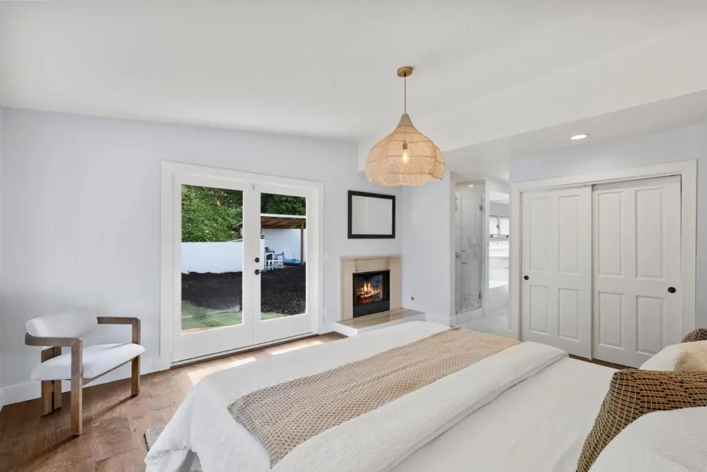 Belvedere Tiburon, California 94920, United States, 3 Bedrooms Bedrooms, ,3 BathroomsBathrooms,Residential,Active,215809