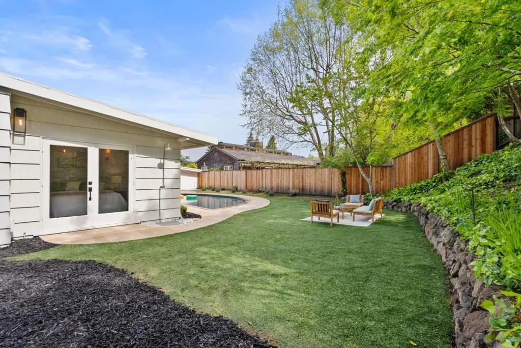 Belvedere Tiburon, California 94920, United States, 3 Bedrooms Bedrooms, ,3 BathroomsBathrooms,Residential,Active,215809