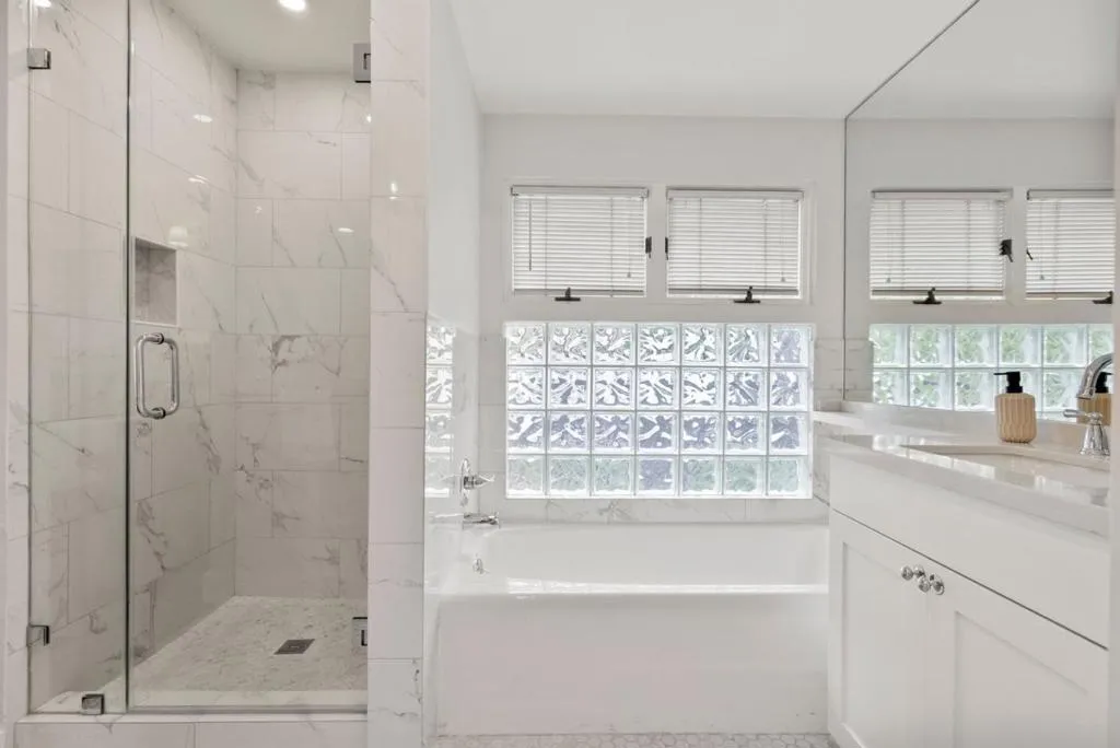 Belvedere Tiburon, California 94920, United States, 3 Bedrooms Bedrooms, ,3 BathroomsBathrooms,Residential,Active,215809