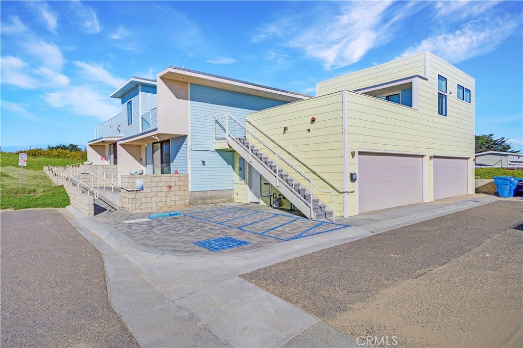 1111 Strand Way