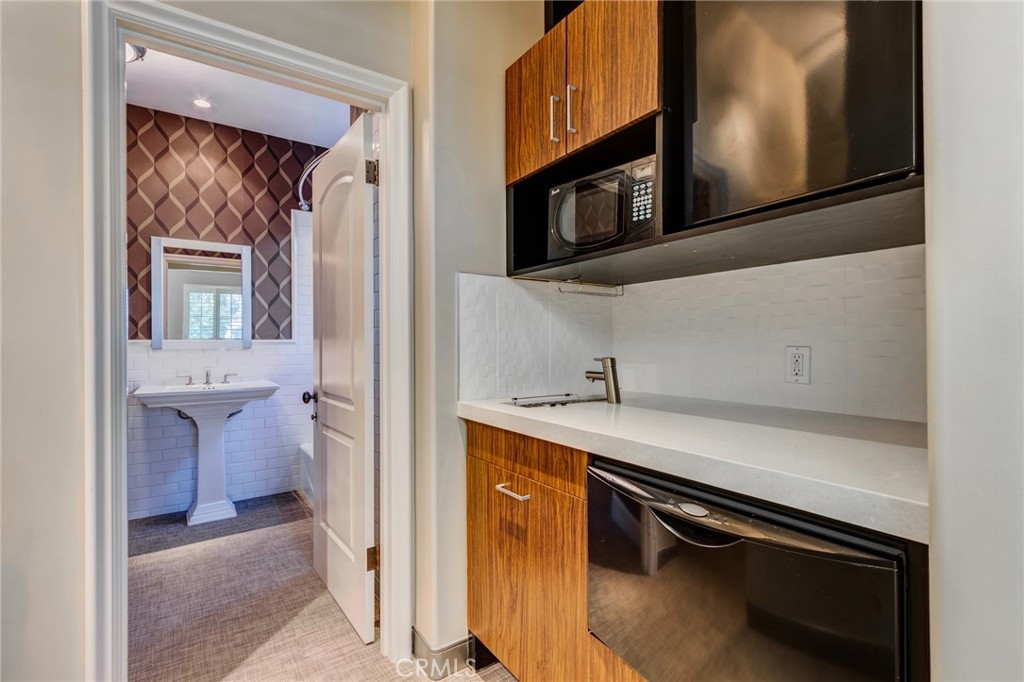 Newport Heights (NEWH) - Residential Lease