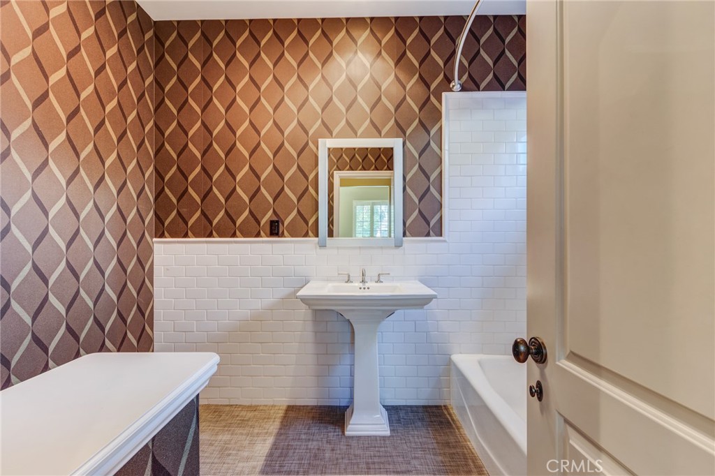 Newport Heights (NEWH) - Residential Lease