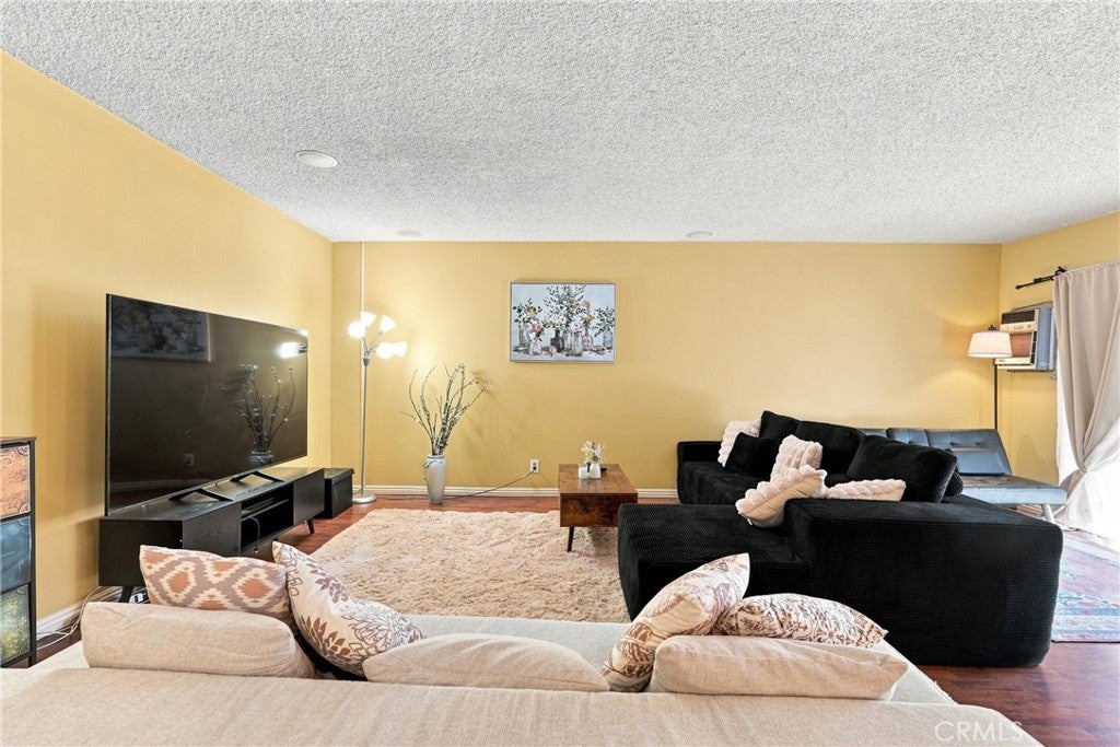 5625 Windsor Way 211