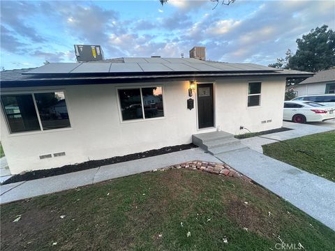Photo of 714 Wistaria St, Bakersfield, CA 93308 (MLS # DW26061591)