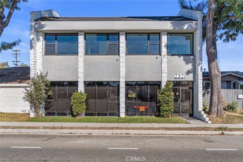 Photo of 2321 Torrance Boulevard #2, Torrance, CA 90501 (MLS # SB25194001)