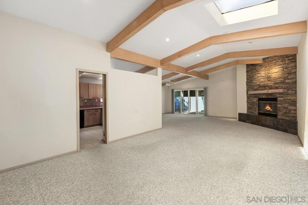 4909 Pacifica Dr