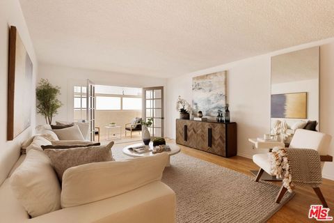 Photo of 947 18th Street #6, Santa Monica, CA 90403 (MLS # 26830535)