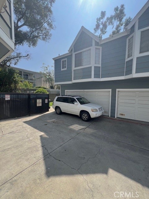 812 Inglewood Ave, Inglewood CA 90302