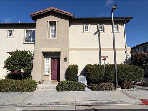 Photo of 117 Islington, Irvine, CA 92620 (MLS # OC26086162)