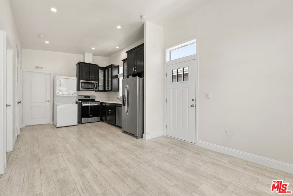 8250 Lankershim Boulevard 186