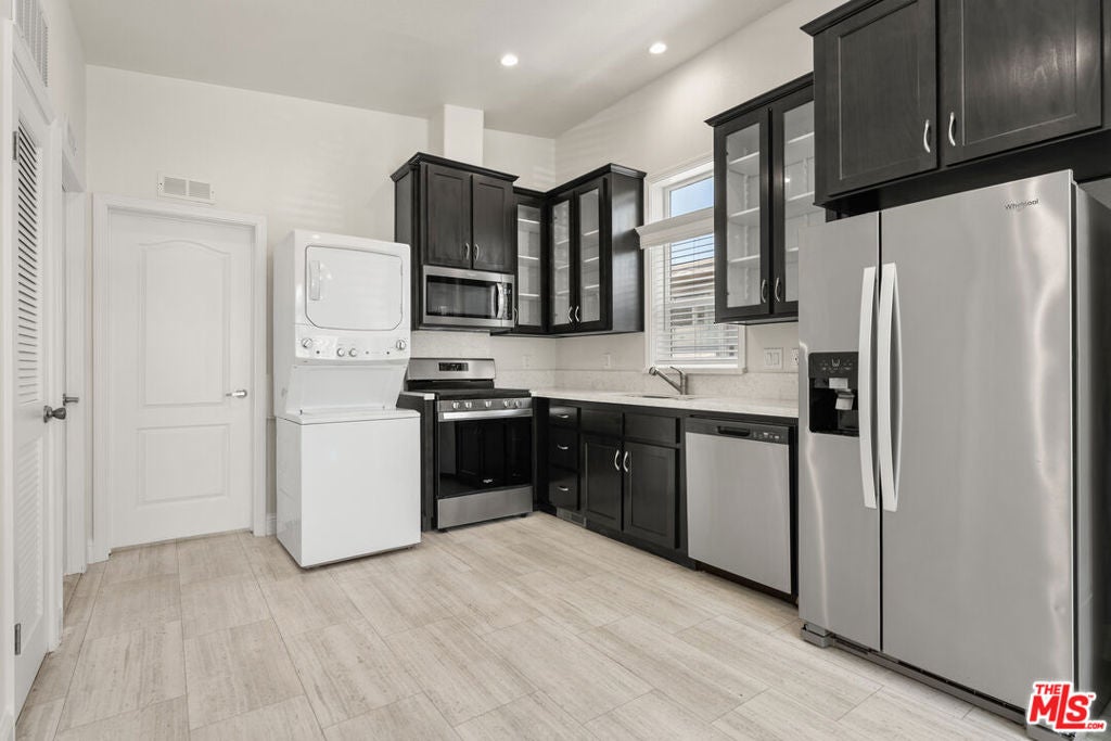 8250 Lankershim Boulevard 186
