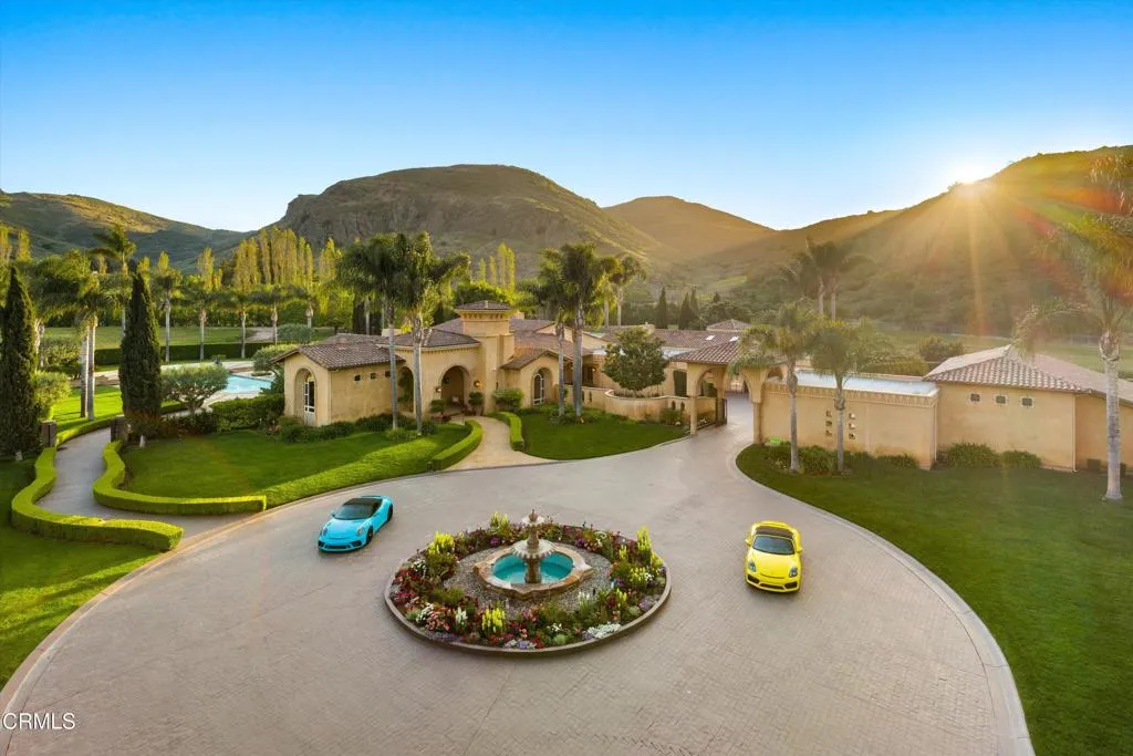 Santa Rosa, California 93012, United States, 5 Bedrooms Bedrooms, ,5 BathroomsBathrooms,Residential,Active,137901