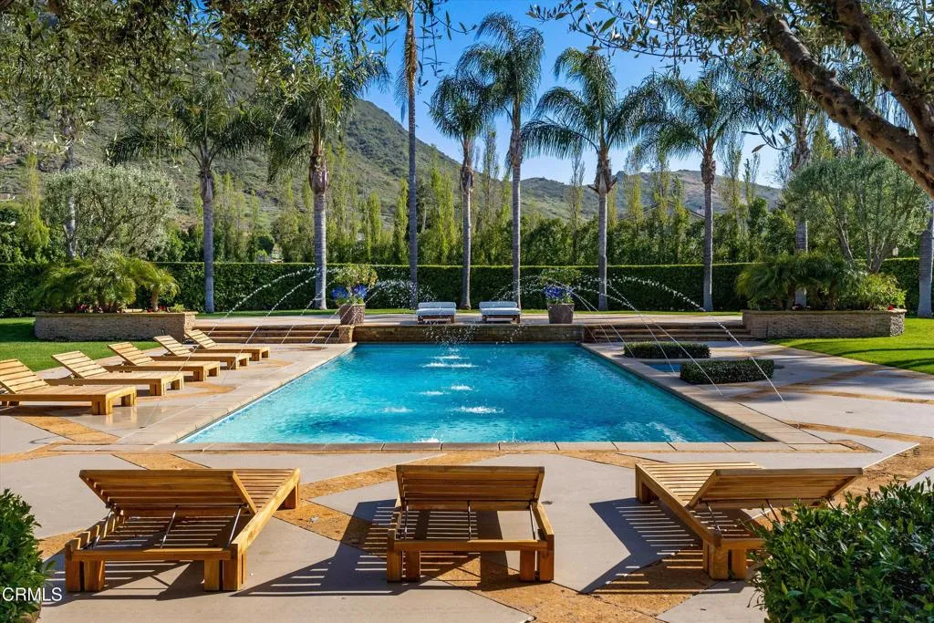 Santa Rosa, California 93012, United States, 5 Bedrooms Bedrooms, ,5 BathroomsBathrooms,Residential,Active,137901