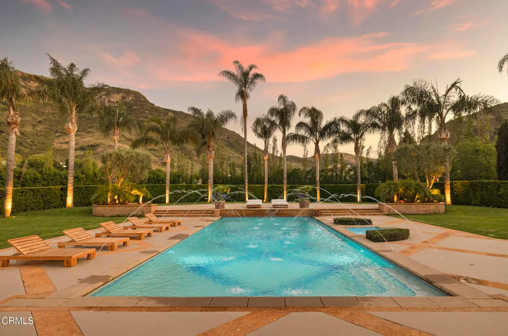 Santa Rosa, California 93012, United States, 5 Bedrooms Bedrooms, ,5 BathroomsBathrooms,Residential,Active,137901