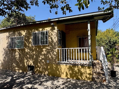 Photo of 4065 Wadsworth AVE, Los Angeles, CA 90011 (MLS # MB26215387)
