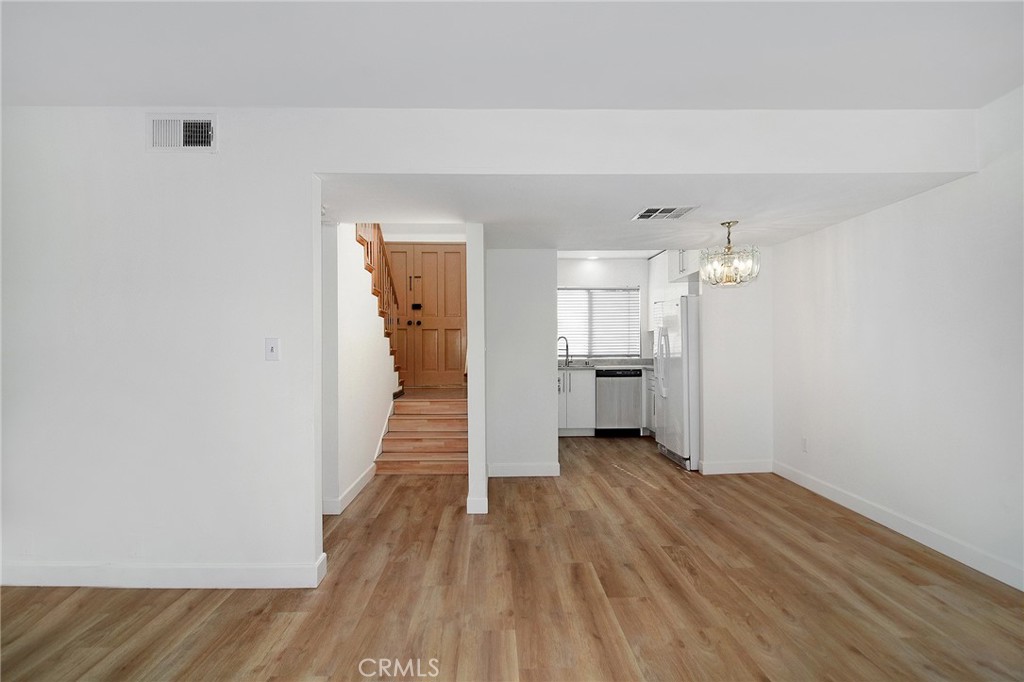 18931 Kittridge Street 73