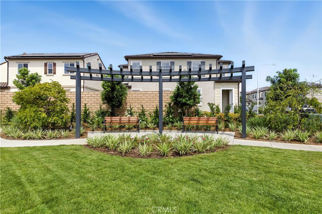 Vista Rose - Residential