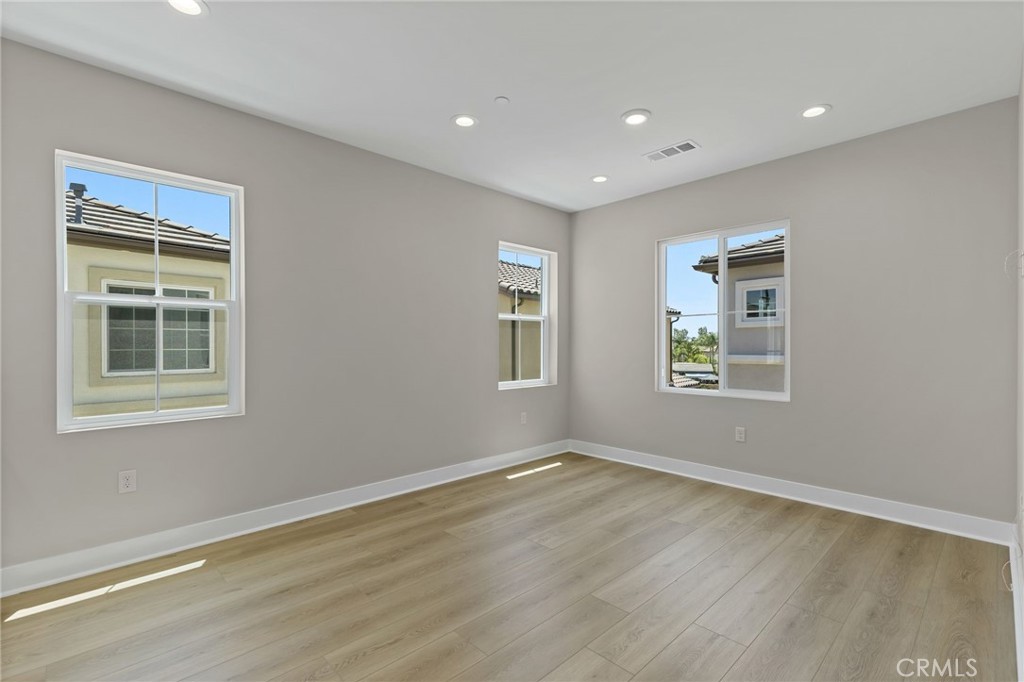 Vista Rose - Residential