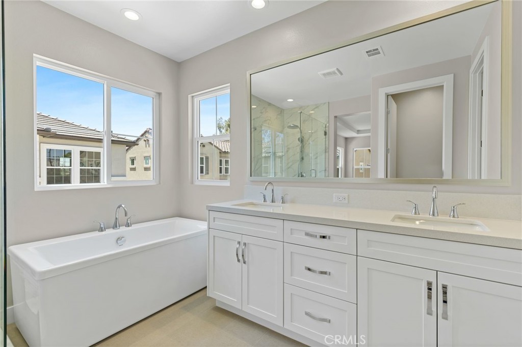 Vista Rose - Residential