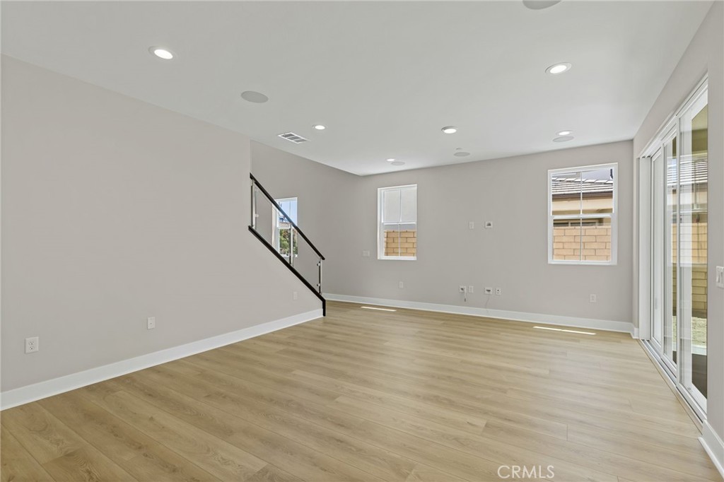 Vista Rose - Residential