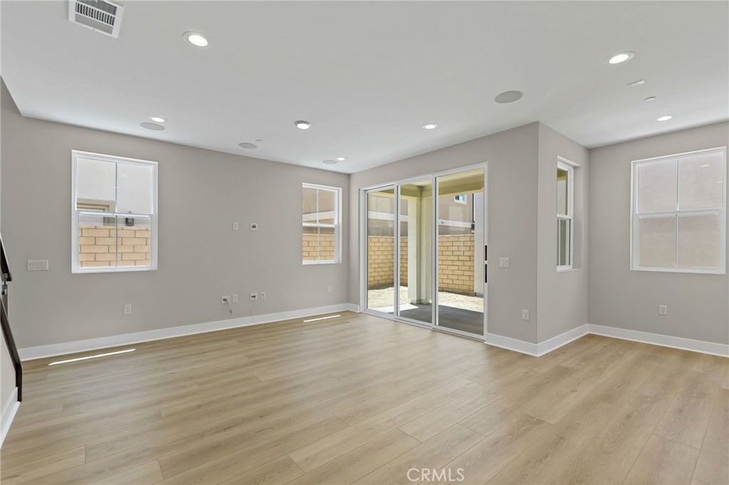 Vista Rose - Residential